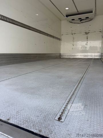 Furgoneta frigorífica MERCEDES-BENZ 821 L Atego 3-Sitz Tempomat LBW 1500 kg