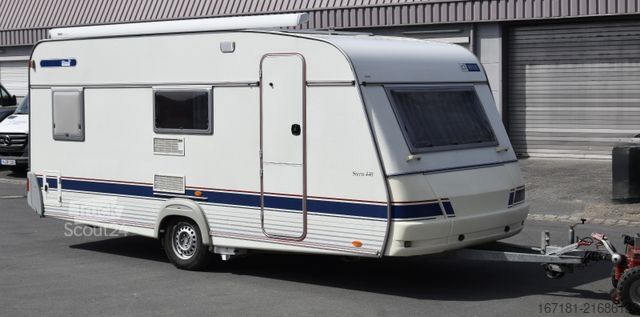 Caravana WILK Stern 440 mit Mover, Markise und Vorzelt