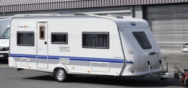 Caravana HOBBY Excellent Easy 495 UL mit Mover und Vorzelt