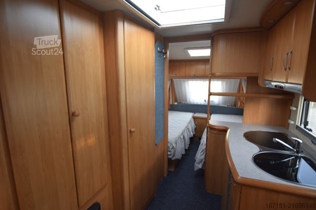 Caravana HOBBY Excellent Easy 495 UL mit Mover und Vorzelt