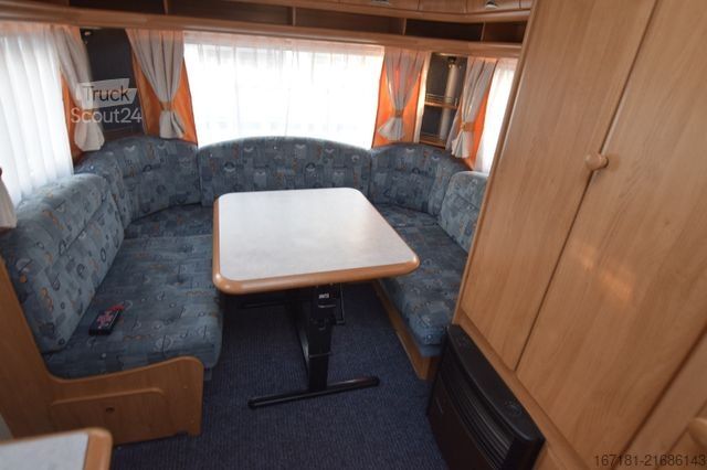 Caravana HOBBY Excellent Easy 495 UL mit Mover und Vorzelt