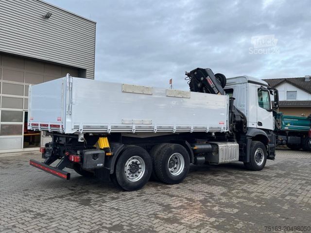 Tipvogn MERCEDES-BENZ Arocs 2543 L 3-Achs Kipper Kran Hiab 211 5xhydr.