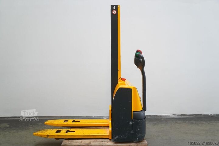 Manuālā krautuva Jungheinrich EMC 110 RK