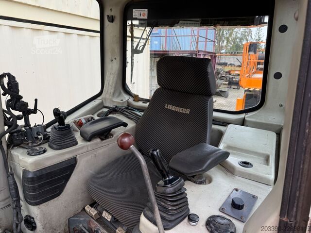 Ceļa veltnis LIEBHERR PR724LGP / 2008 BJ / Klappschild