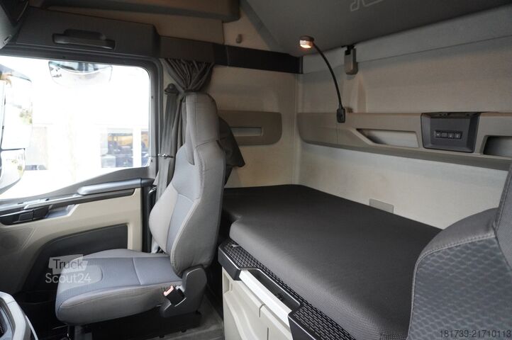 Dragbil + kylsemi-trailer MAN TGX 18.510 E6 4×2 tractor unit & trailer