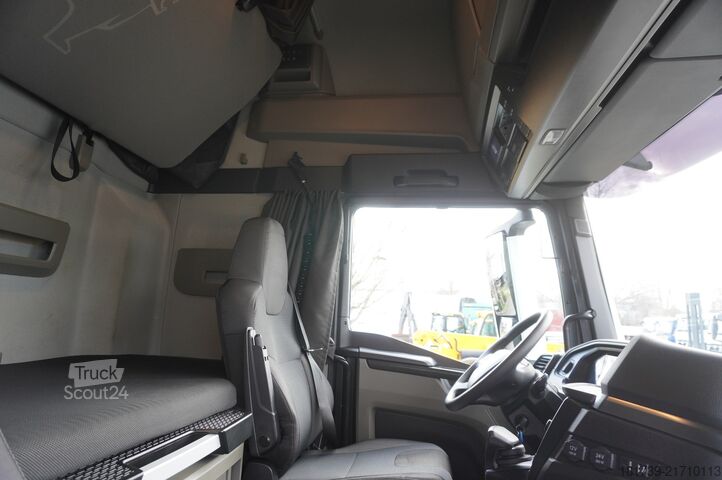 Dragbil + kylsemi-trailer MAN TGX 18.510 E6 4×2 tractor unit & trailer