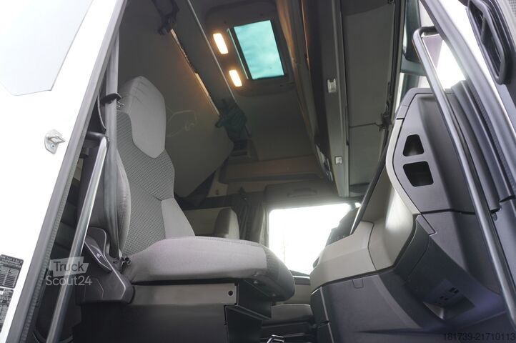 Dragbil + kylsemi-trailer MAN TGX 18.510 E6 4×2 tractor unit & trailer