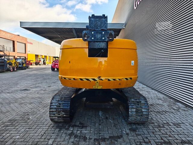 Teleskopiskā platforma JLG 660 SJ