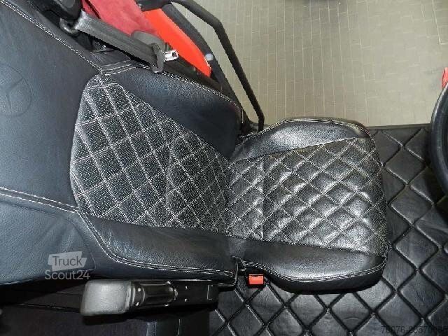 Стандартний тягач MERCEDES-BENZ MB 1863 LS Gigaspace Solostar Nebenantrieb