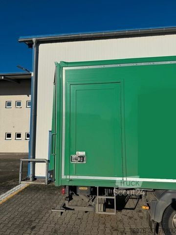 Kastes kravas automašīna MERCEDES-BENZ Atego 1524 L 7.2 m Koffer LBW2t Seitentür Kamera