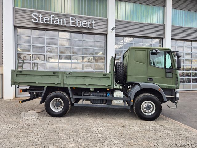 Flatbed truck IVECO Eurocargo ML100E22WM-BW 4x4 Pritsche L-Haus Bett