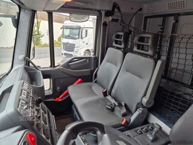 Flatbed truck IVECO Eurocargo ML100E22WM-BW 4x4 Pritsche L-Haus Bett