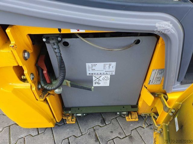 Frontstapler JUNGHEINRICH EFG 215 / Triplex: 4.25m! / SS / nur 3.488h!