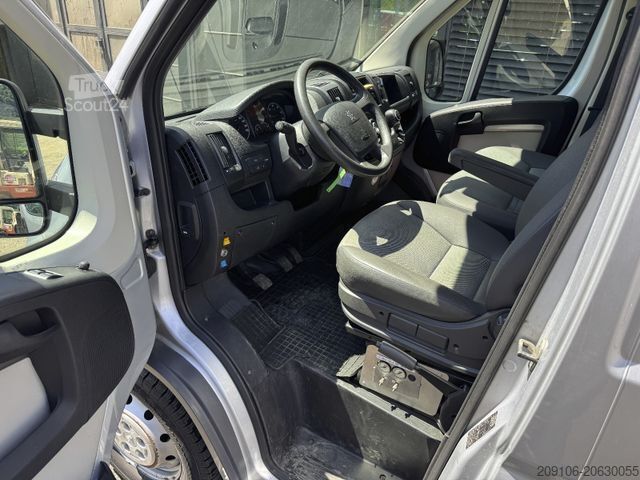 Wrecker PEUGEOT Boxer 3.0 L Abschleppwagen Klima