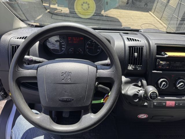 Wrecker PEUGEOT Boxer 3.0 L Abschleppwagen Klima