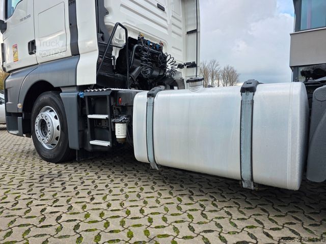 Standard dragbil MAN TGX 18.500 4x2 BLS / Retarder / 2 Tanks