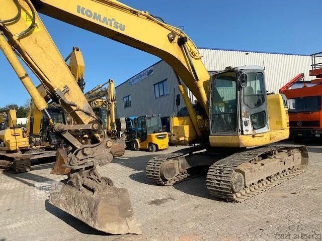 Pelle sur chenilles Komatsu PC 228 US-3 (binnendraaier / city krane)