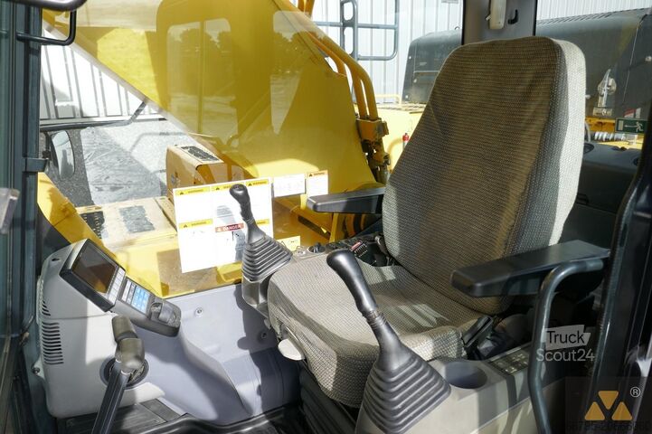 Bager za puzanje Komatsu PC490LC-11