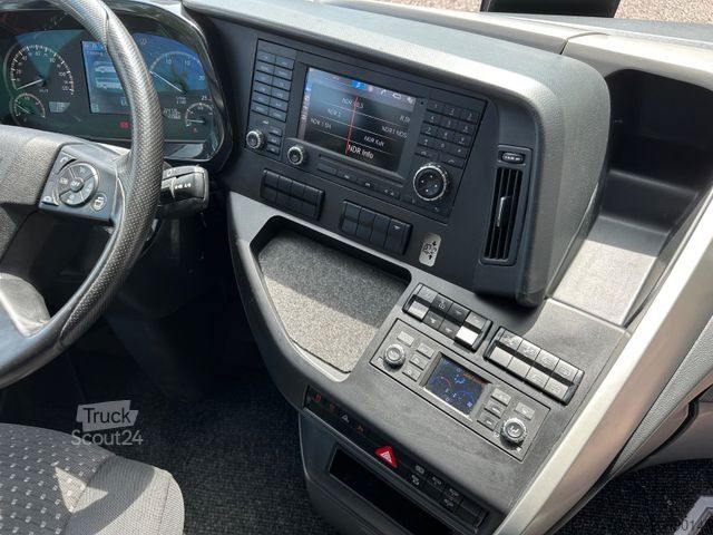 Diaľkový autobus MERCEDES-BENZ Tourismo E 15 RHD (wenig Km*TOP*DE)