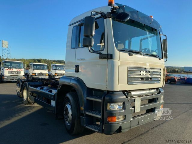 Podvozok nákladného vozidla MAN TGA 6x2 310,350   10 x am Lager