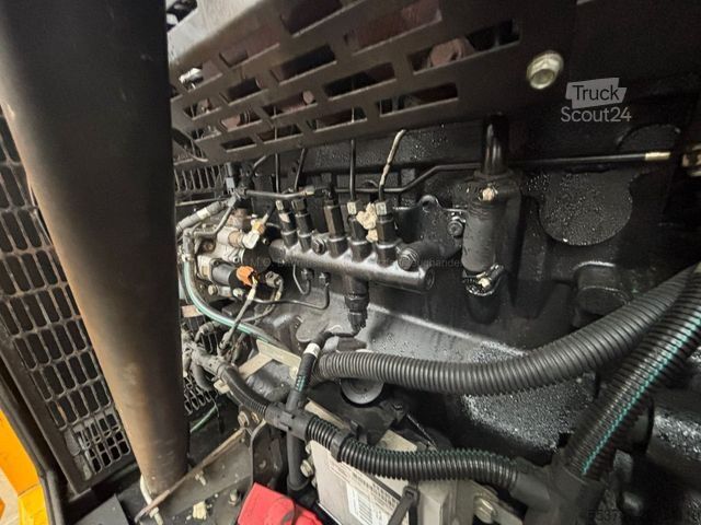 Sonstige SDMO 135 KVA Generator