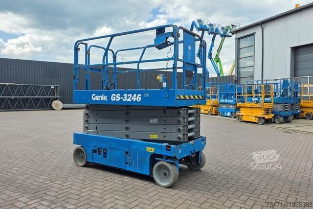 Ножичний підйомник Genie GS3246 Electric, Working Height 11.75 m, 318kg Cap