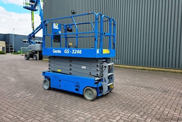 Ножичний підйомник Genie GS3246 Electric, Working Height 11.75 m, 318kg Cap