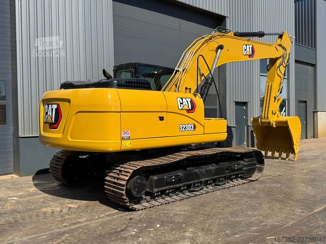Paletli ekskavatör Caterpillar 323D3
