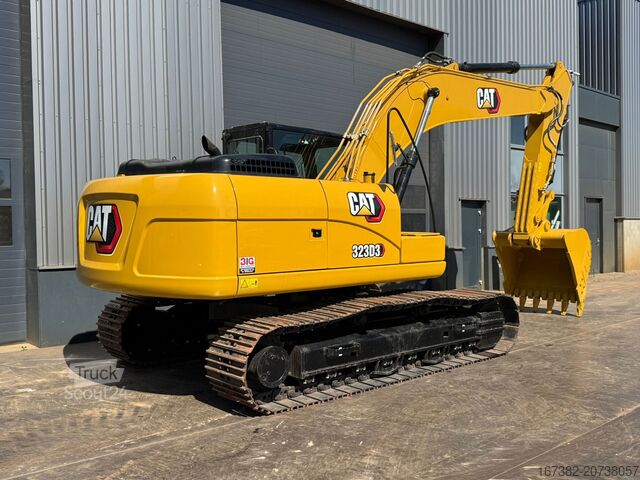 Paletli ekskavatör Caterpillar 323D3