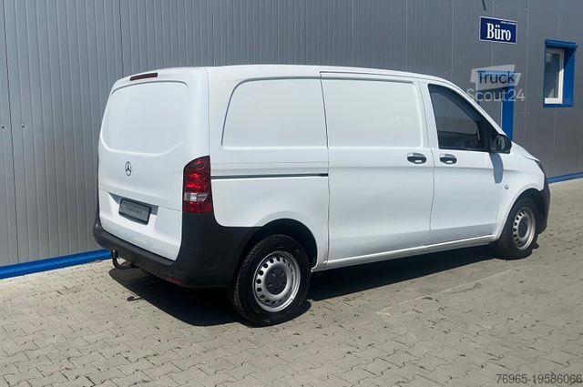 Panelová dodávka MERCEDES-BENZ Vito 109 KOMPAKT 6-G KAMERA NAVI PDC 3-SITZE AHK