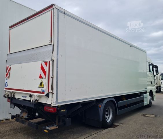 Vrachtwagen met bakwagen MAN TGX 18.420 4x2 LL Koffer LBW MBB Intarder Navi