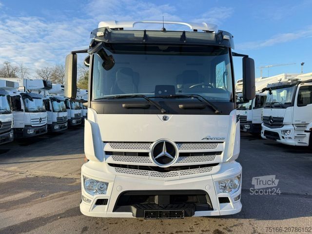 Camion de boissons MERCEDES-BENZ ANTOS 2532 L Getränkekoffer 7,40 m LBW 3 T*LENK