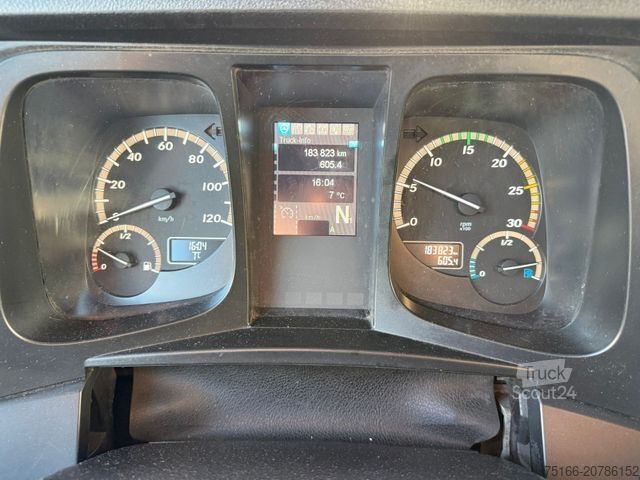 Drikkevarelastbil MERCEDES-BENZ ANTOS 2532 L Getränkekoffer 7,40 m LBW 3 T*LENK