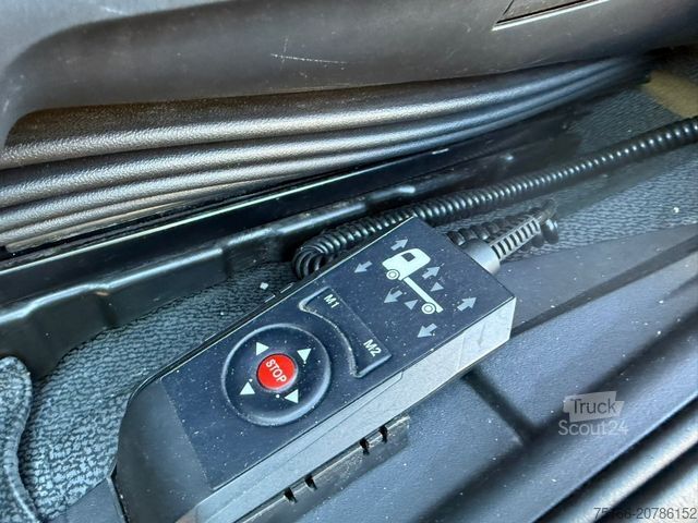 Drikkevarelastbil MERCEDES-BENZ ANTOS 2532 L Getränkekoffer 7,40 m LBW 3 T*LENK