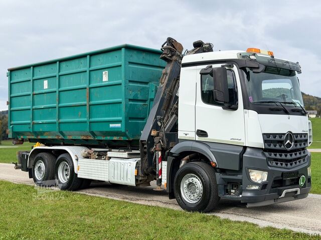 Kanca kasalı yük kamyonu (roll-off) MERCEDES-BENZ Arocs 2842 Abroller PENZ R15Z9 +Container *Euro6