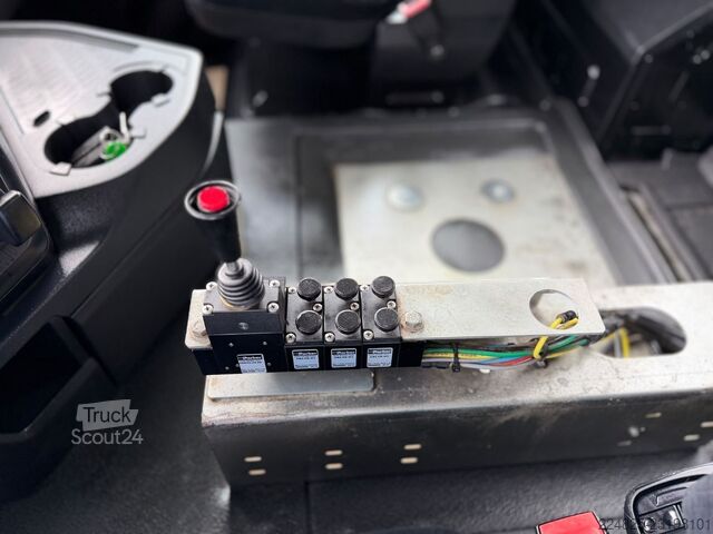 Kanca kasalı yük kamyonu (roll-off) MERCEDES-BENZ Arocs 2842 Abroller PENZ R15Z9 +Container *Euro6