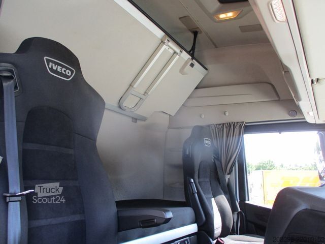 Ciągnik siodłowy typu volume IVECO AS440S53 T/FP LT | INTARDER | NIGHT AIRCO | LOWD