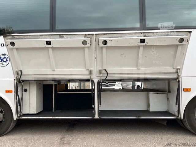 Autobús interurbano Isuzu Turquoise