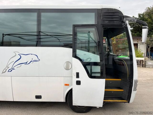 Autobus linee interurbane Isuzu Turquoise