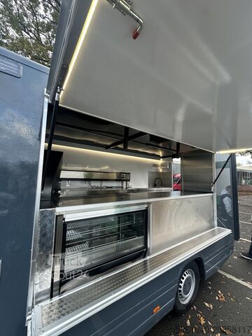 Van Vliet Automotive B.V. Van Vliet Automotive B.V. Van Vliet Automotive B.V.