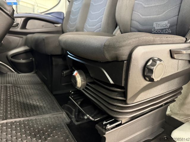 Фургон с брезентова завеса IVECO DAILY Aut. 2x Curtain 18m3 VOL +new service