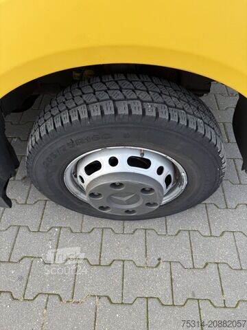 Kombiniran vozilo s ponjavo mercedes-benz Sprinter 516 Plane Spriegel