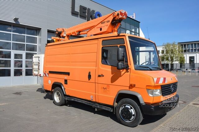 Uz kravas automobiļa uzstādīta darba platforma mercedes-benz Vario 815d Wumag WDT 135