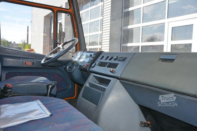 Uz kravas automobiļa uzstādīta darba platforma mercedes-benz Vario 815d Wumag WDT 135