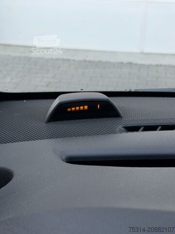 Slēgtais furgons mercedes-benz Vito 116 Automatik/ Kamer/ Klima/ PTC/ Regale