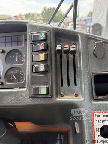 Furgone ribaltabile a tre lati multicar M26 Allradkipper/ AHK/ Kommunalhydralik