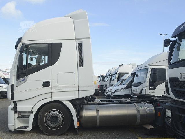 Furgone IVECO TRATTORE STRADALE