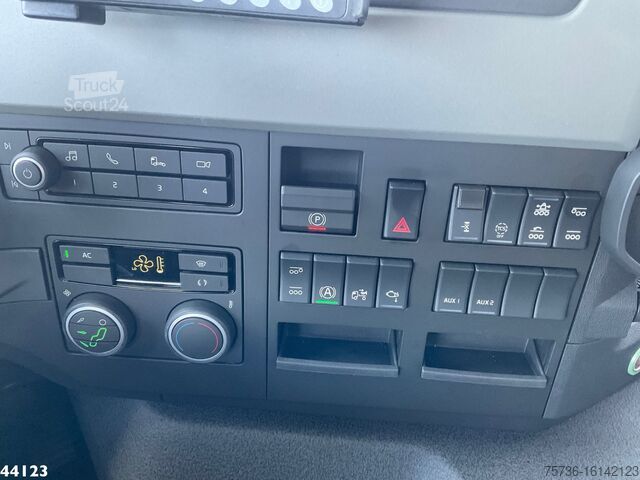 System ramion hakowych Volvo FM 420 8x2 Hiab 25 Tonmeter laadkraan Welvaarts...