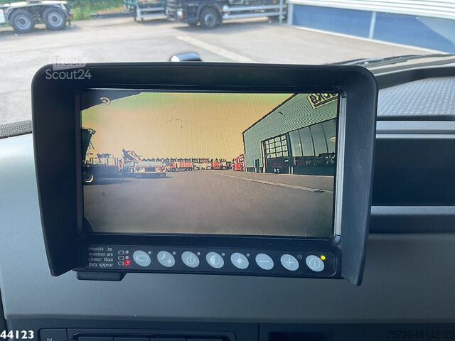 System ramion hakowych Volvo FM 420 8x2 Hiab 25 Tonmeter laadkraan Welvaarts...
