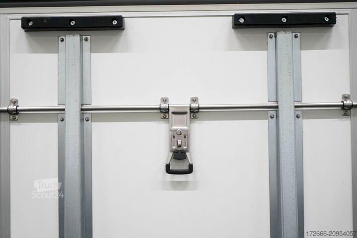  Blyss F1330HD | RAMPE | SEITENTÜR 305X146X180CM 1300KG KOFFERANHÄNGER